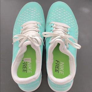 Nike Aqua Running Shoes